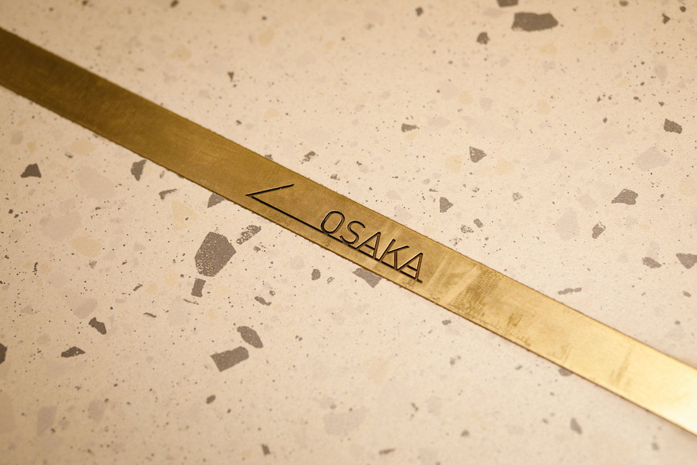 KIX Lounge Kansaiの床の写真／Photo of a floor surface at KIX Lounge Kansai