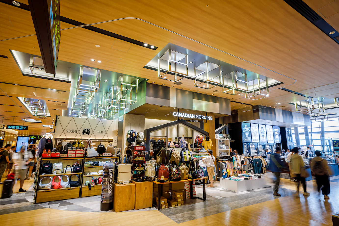 関西国際空港 第1ターミナルビル、MOODエリアの一部「ACTUVE」の写真／Photo of the Active Mood Area, one of the four Mood Areas in the Kansai International Airport's Terminal 1 Building